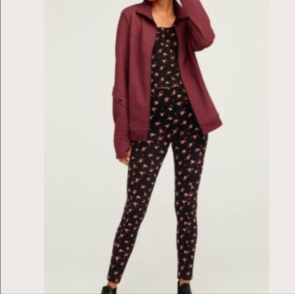 CAbi Lean Floral Burst Leggings #4142 - Size S - Picture 2 of 7